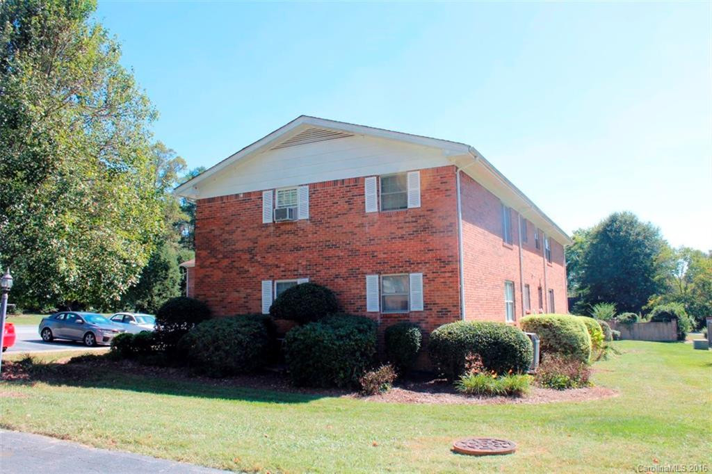 35 Capri Lane #11-C - Photo 3
