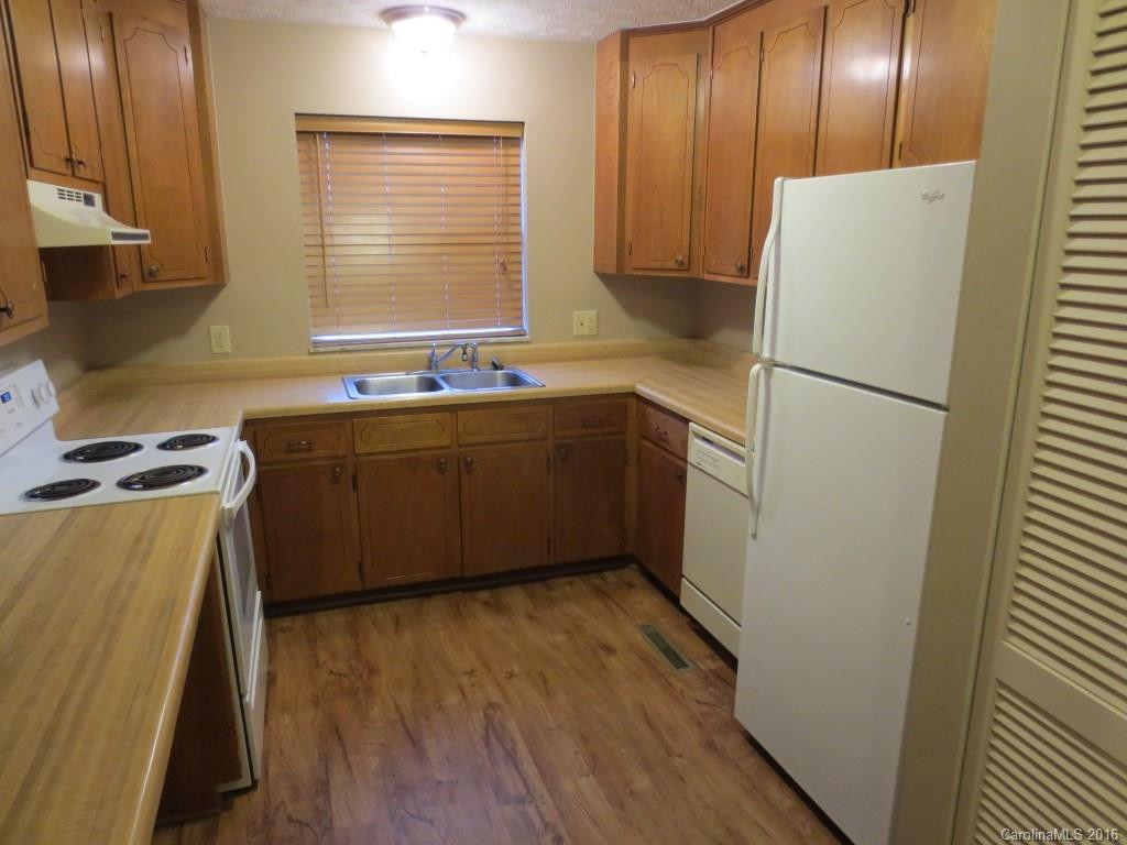 35 Capri Lane #11-C - Photo 10