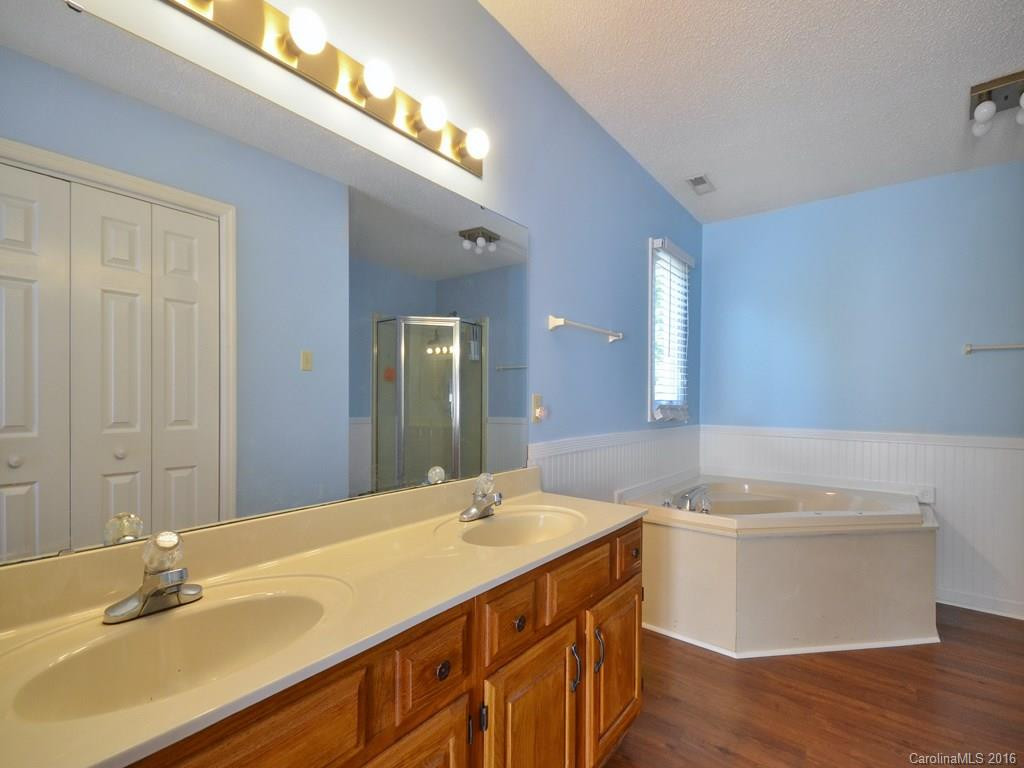 70 Country Drive - Photo 16