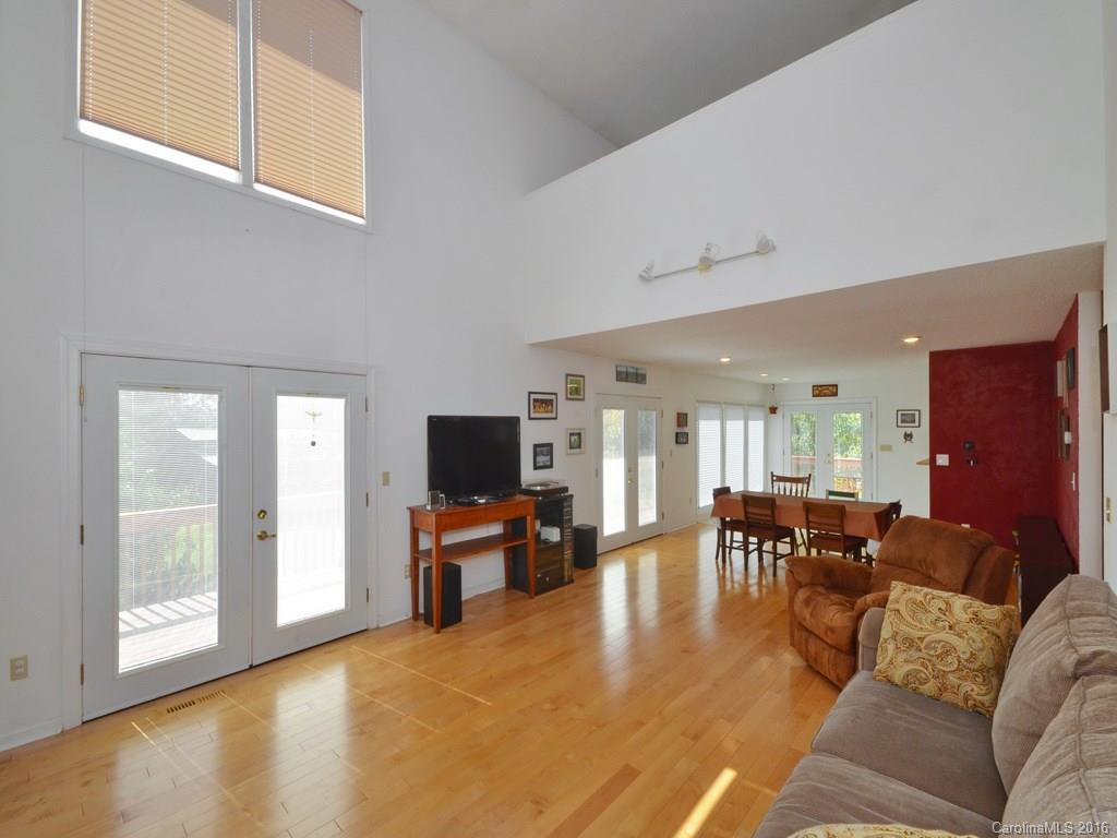 70 Country Drive - Photo 4