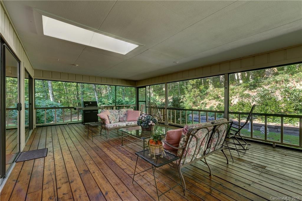 333 Round Hill Road - Photo 12