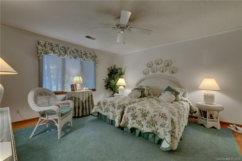 333 Round Hill Road - Photo 14