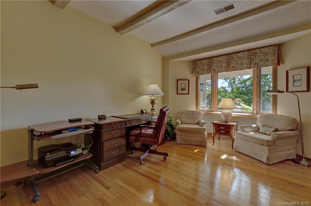 333 Round Hill Road - Photo 19