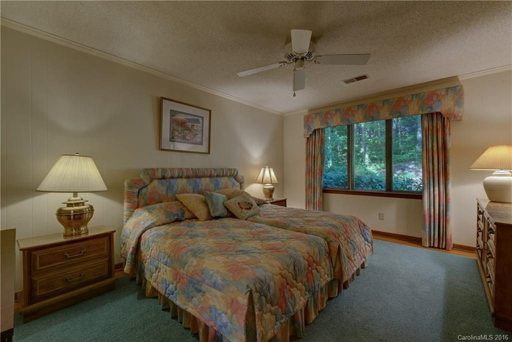 333 Round Hill Road - Photo 20
