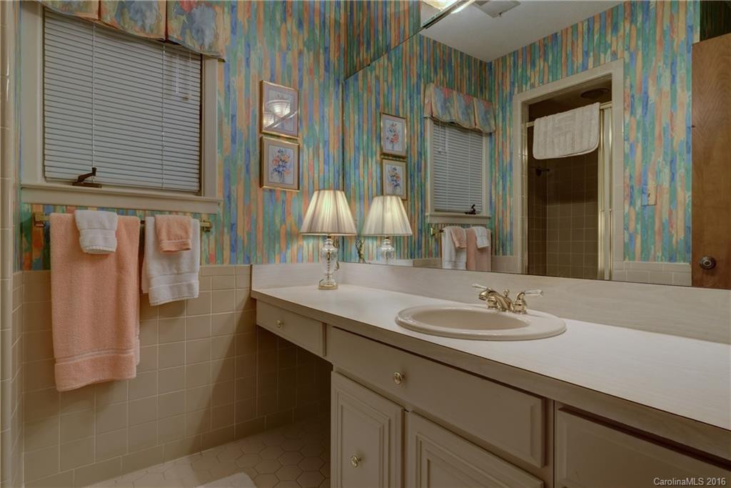 333 Round Hill Road - Photo 21