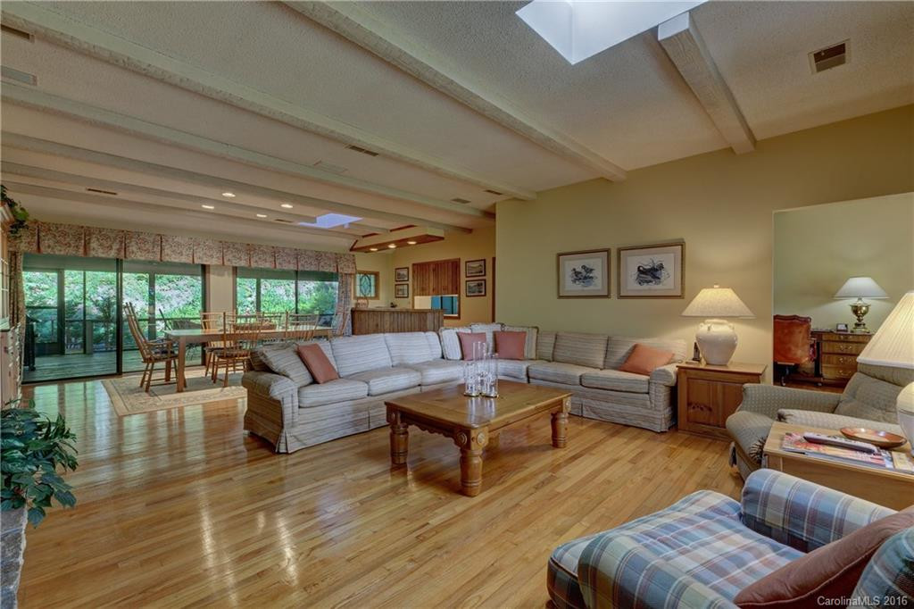 333 Round Hill Road - Photo 4