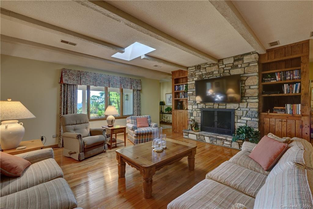 333 Round Hill Road - Photo 5