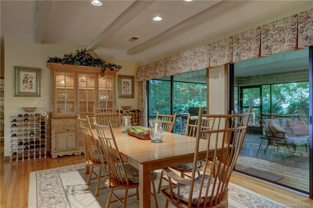 333 Round Hill Road - Photo 8