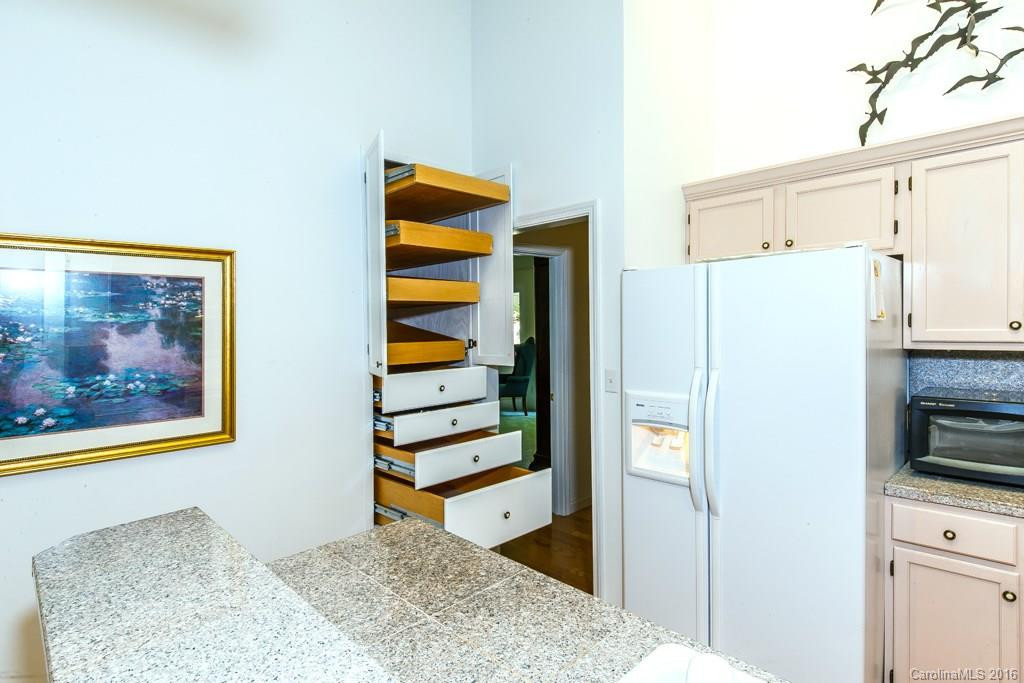 681 Dotsi Drive - Photo 4