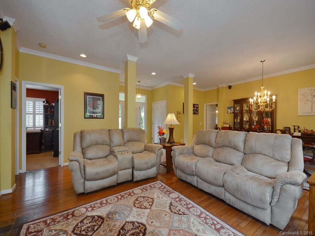 947 Rickel Drive - Photo 2