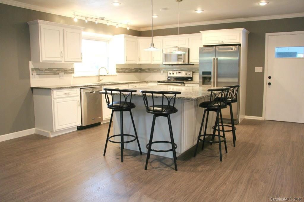 4077 Halloway Street - Photo 4