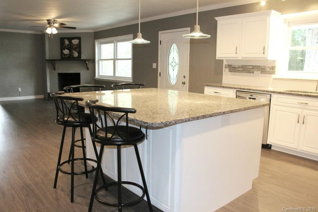 4077 Halloway Street - Photo 6