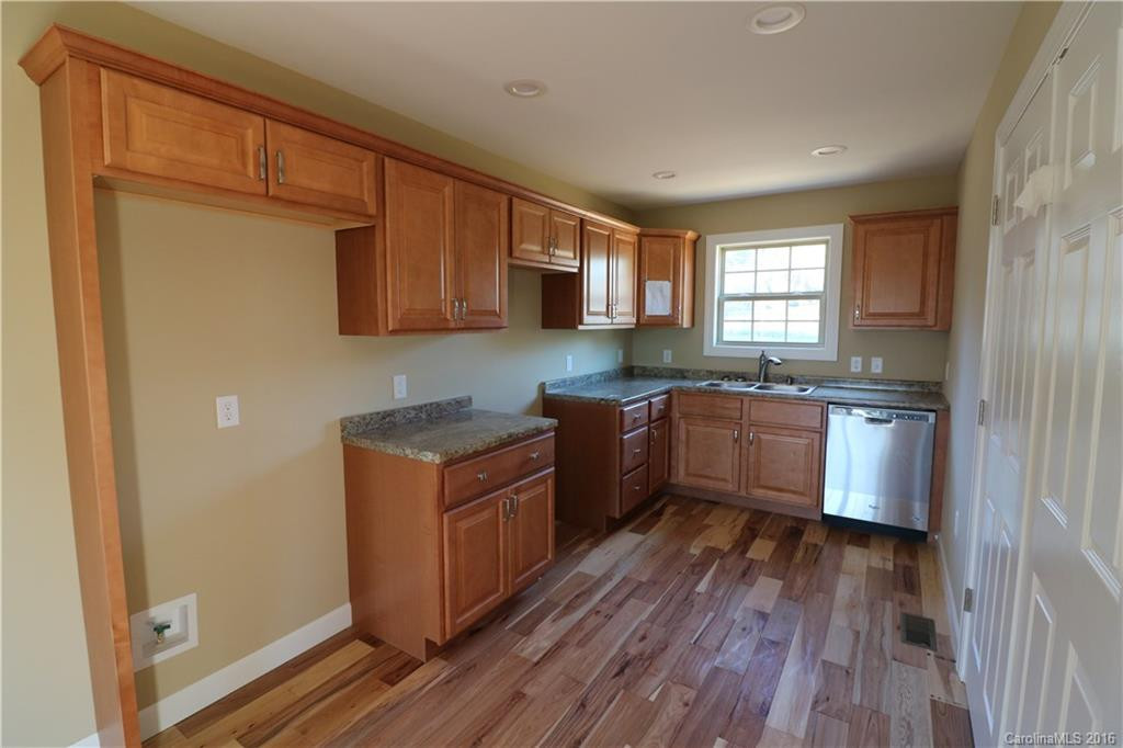 612 Blue Ridge Road - Photo 3