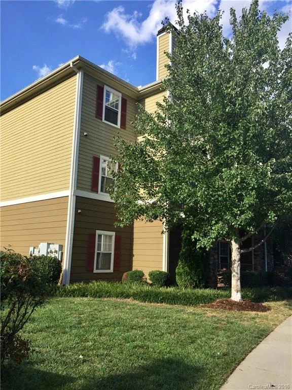 500 Vista Lake Drive #103