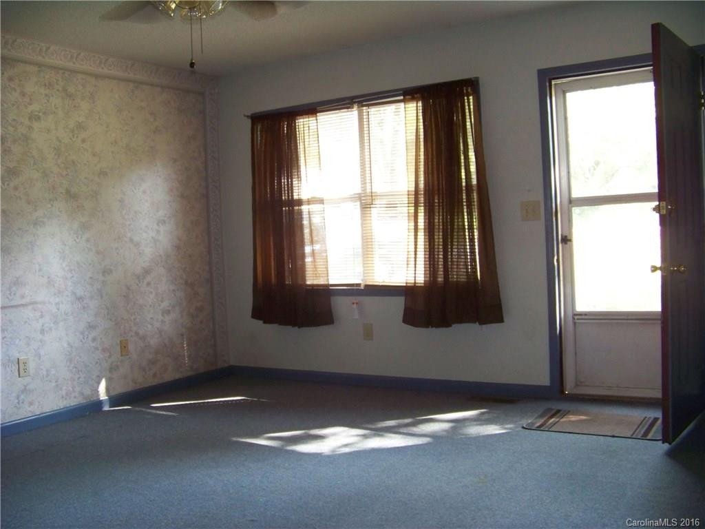 204 Caldwell Street - Photo 2