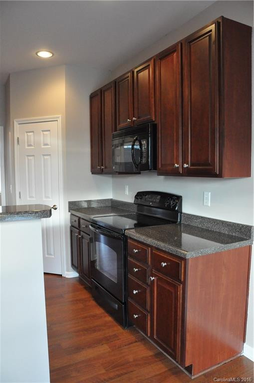121 Haw River Road - Photo 9