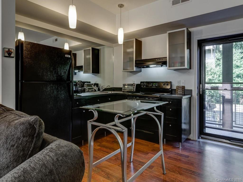 125 Clingman Avenue #102 - Photo 4