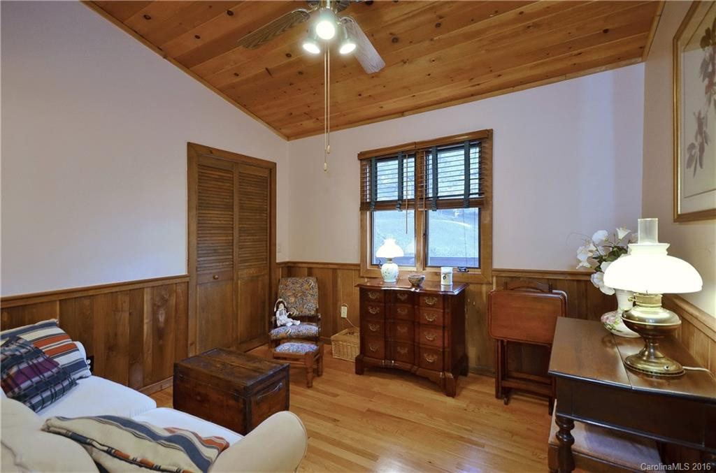220 Silverbell Lane - Photo 9