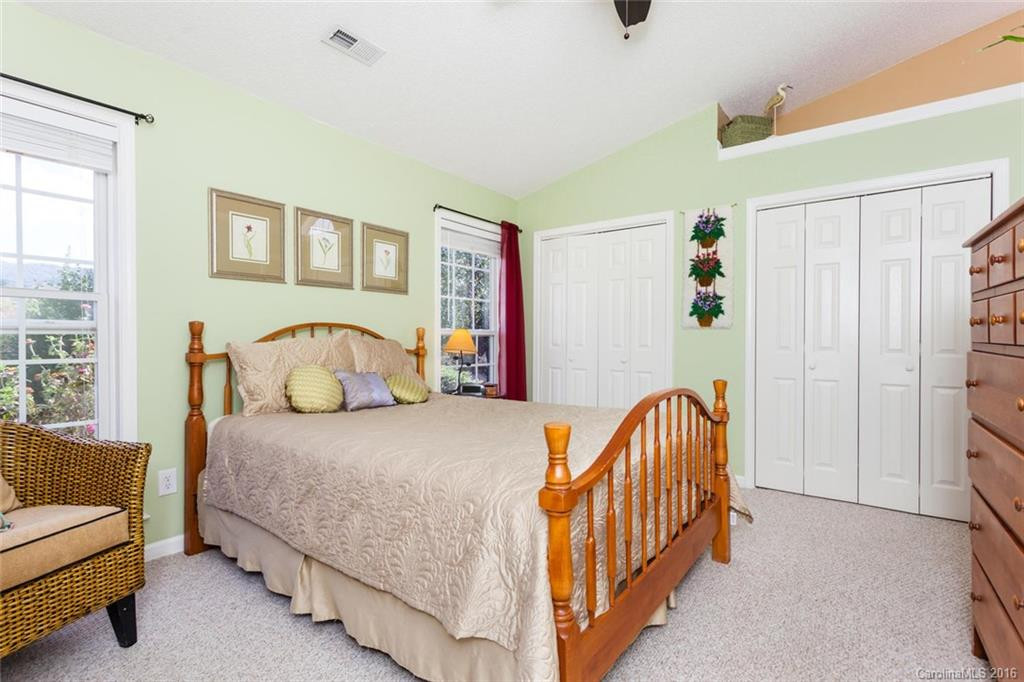99 Rolling Meadow Road - Photo 11