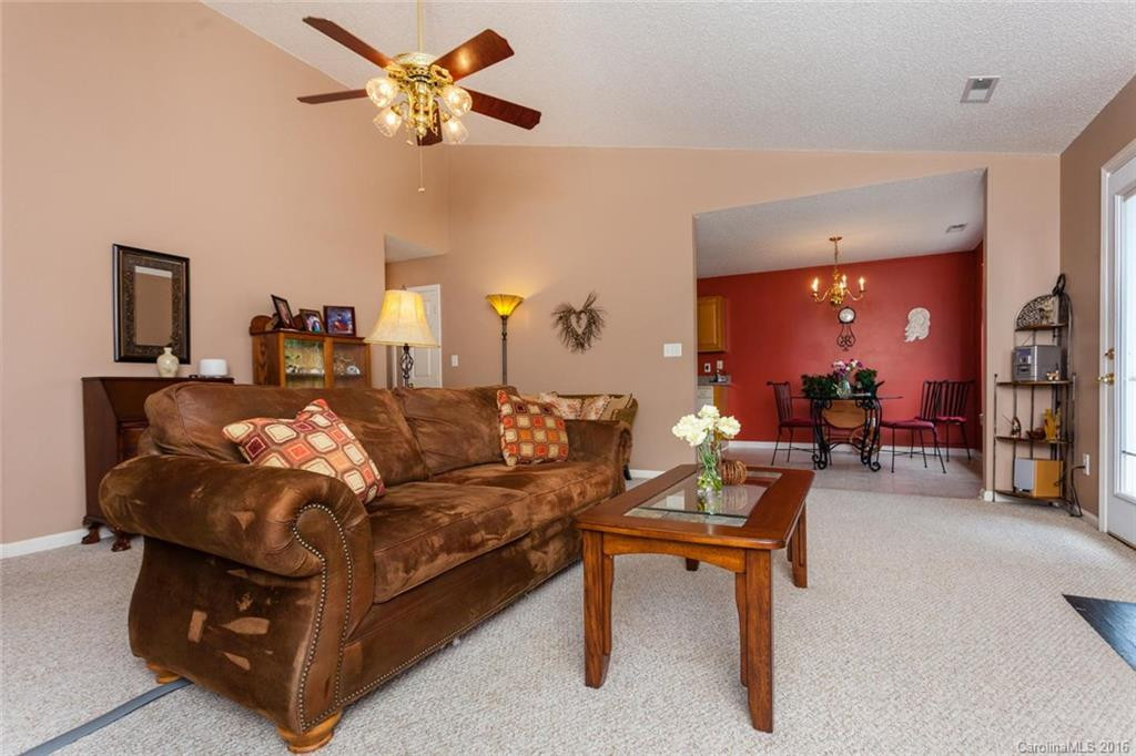 99 Rolling Meadow Road - Photo 3