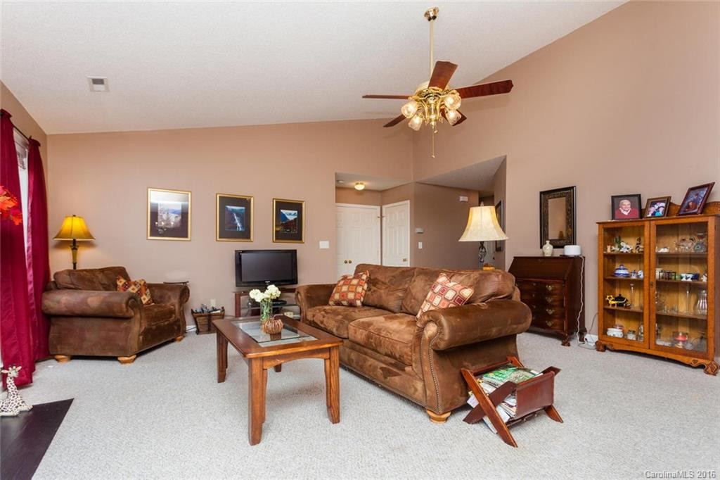 99 Rolling Meadow Road - Photo 5