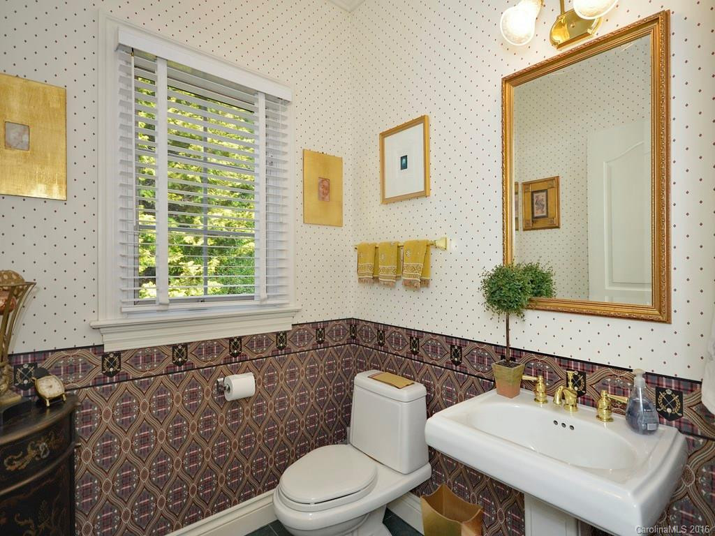 24 Tiverton Lane - Photo 11