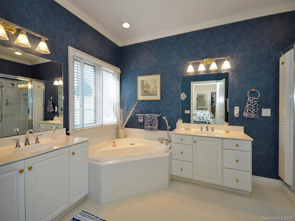 24 Tiverton Lane - Photo 14