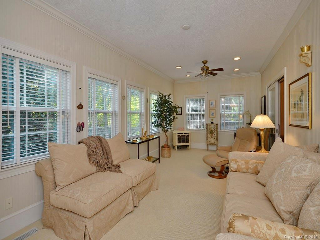 24 Tiverton Lane - Photo 16