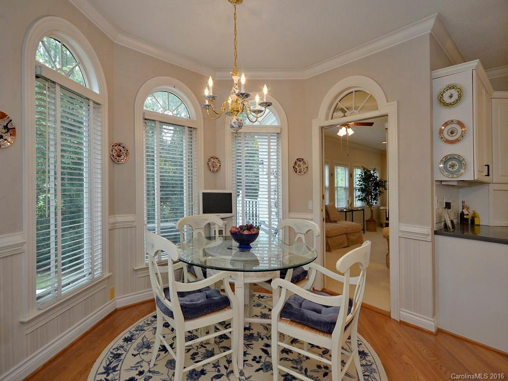 24 Tiverton Lane - Photo 10