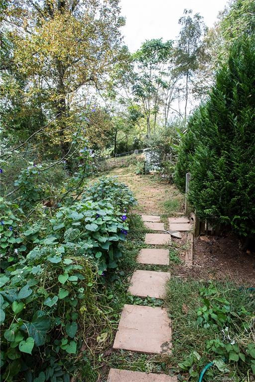 534 Deaverview Road - Photo 3
