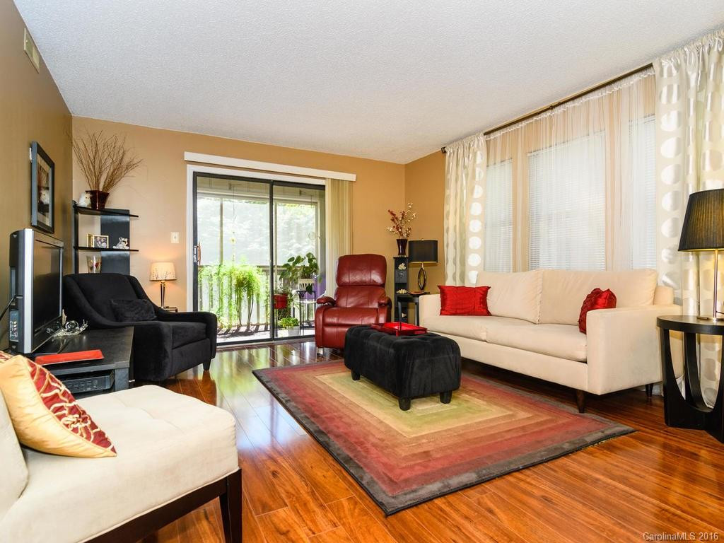 2105 Abbey Circle #2105 - Photo 4