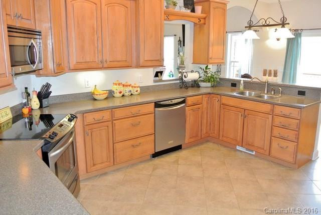 25 Green Valley Road - Photo 2