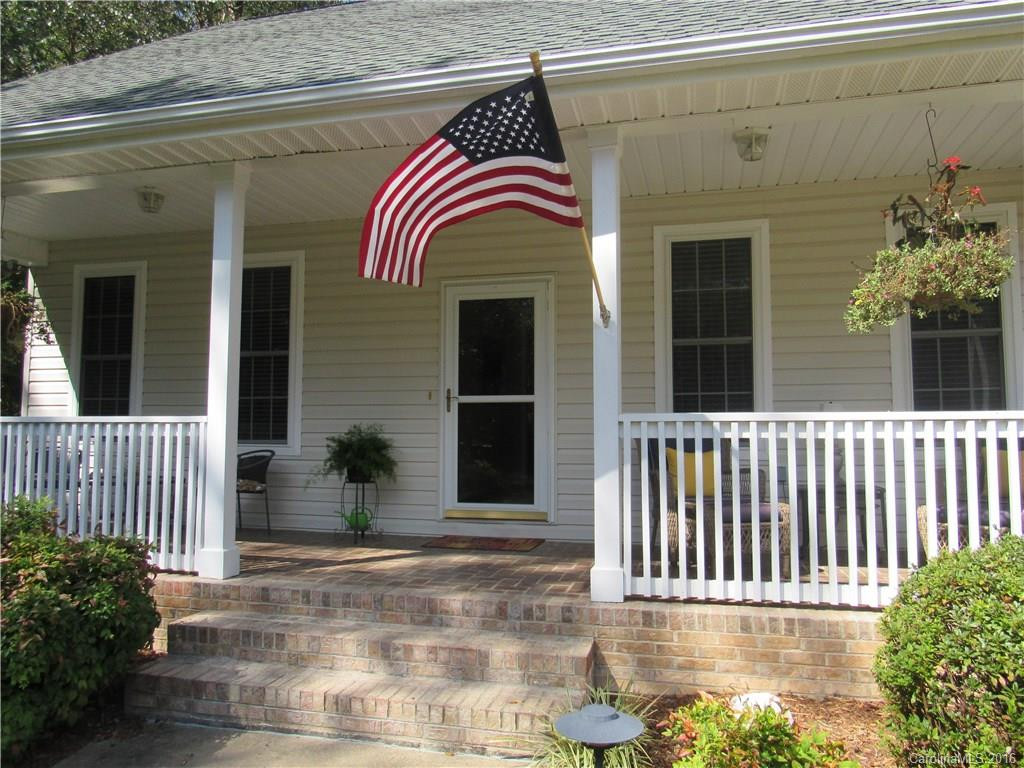100 Blue Heron Drive - Photo 2
