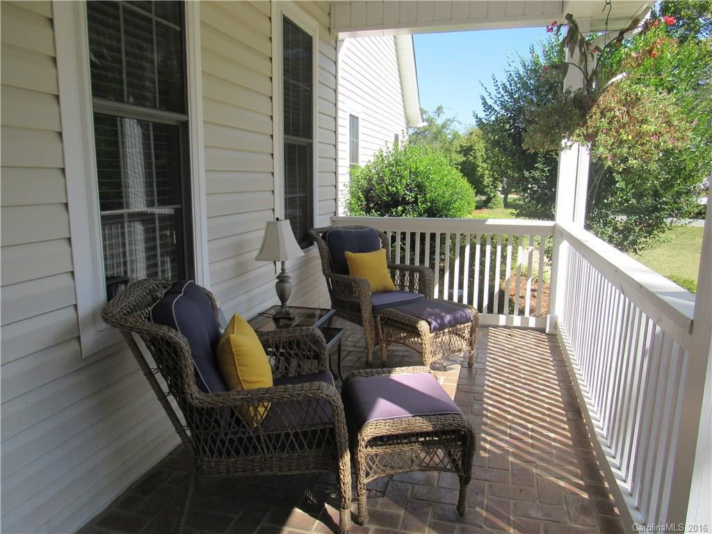 100 Blue Heron Drive - Photo 4