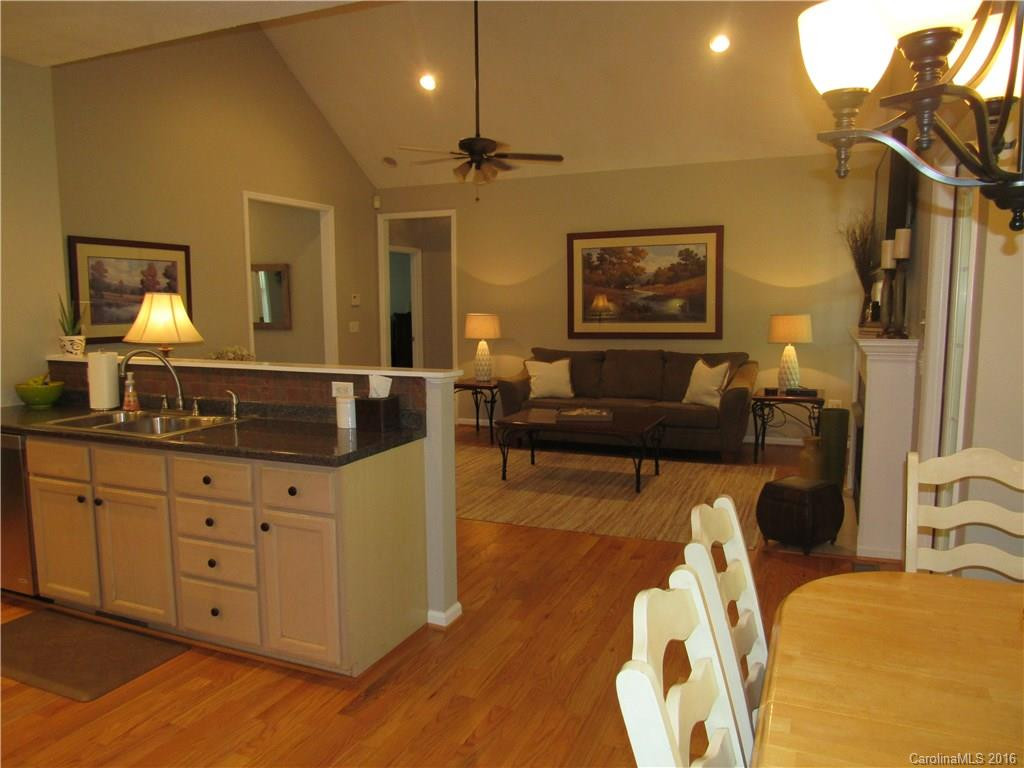 100 Blue Heron Drive - Photo 10