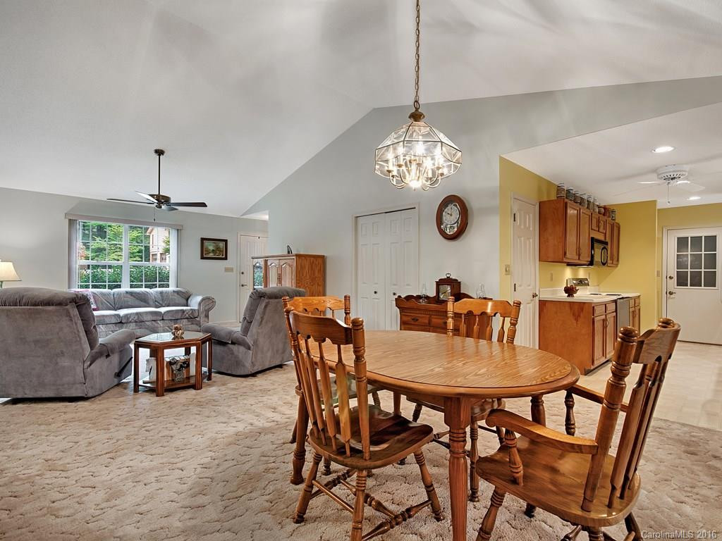 206 Pine Cove Lane - Photo 3