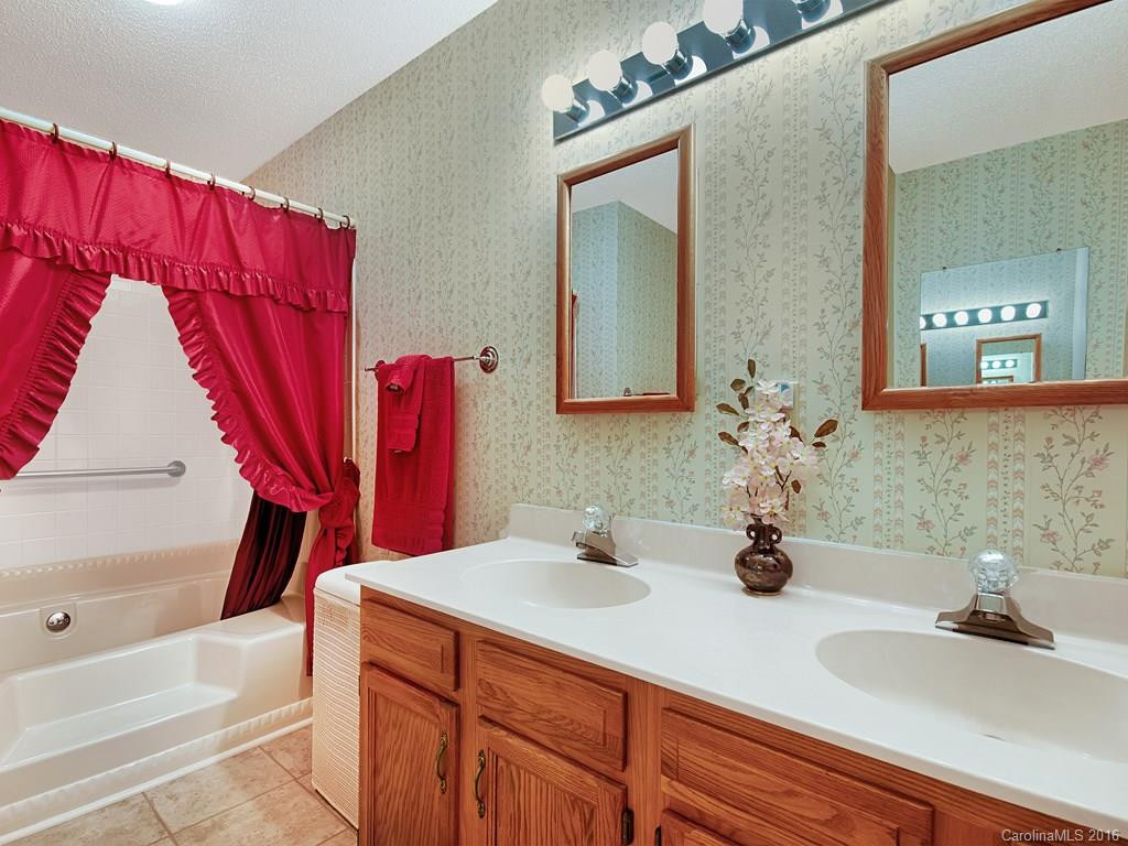 206 Pine Cove Lane - Photo 8