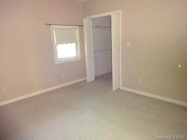 24 Iris Lane - Photo 8