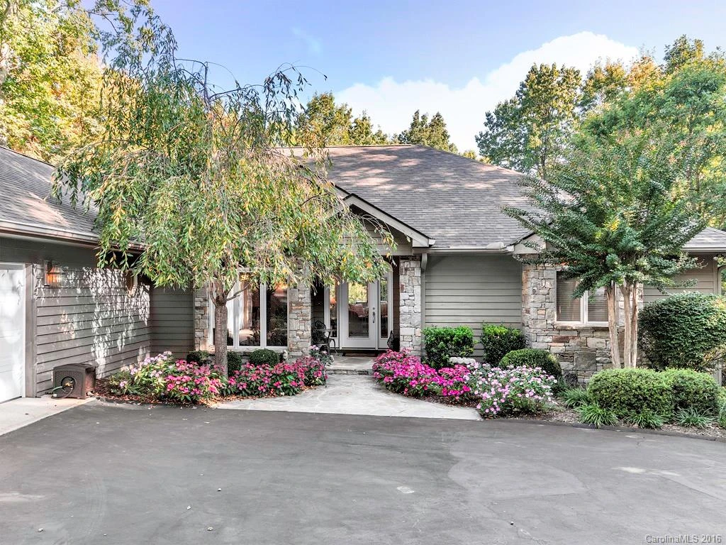 332 Kenmure Drive