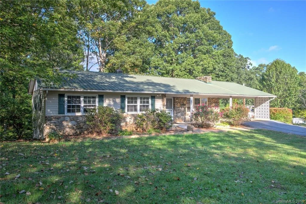 41 Dix Creek Lane