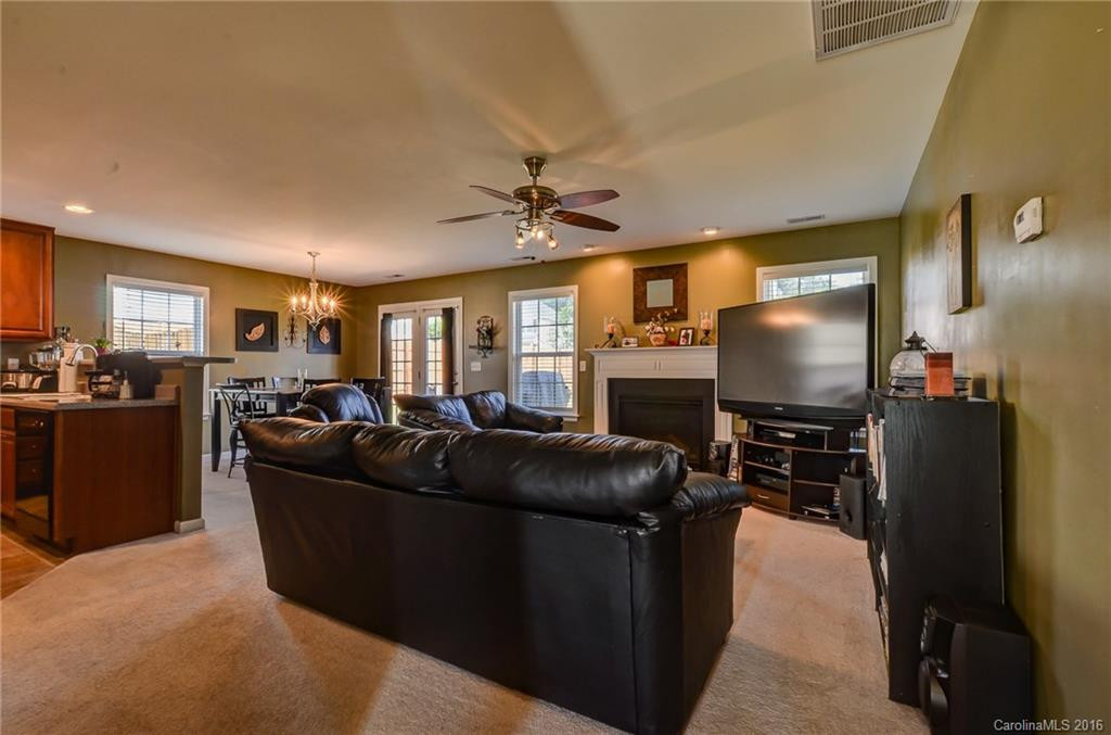 131 Haw River Road - Photo 4