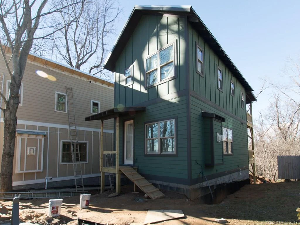 212 Courtland Place