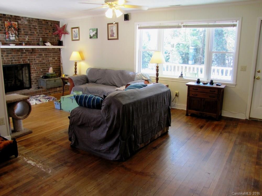 2600 Haywood Road - Photo 2