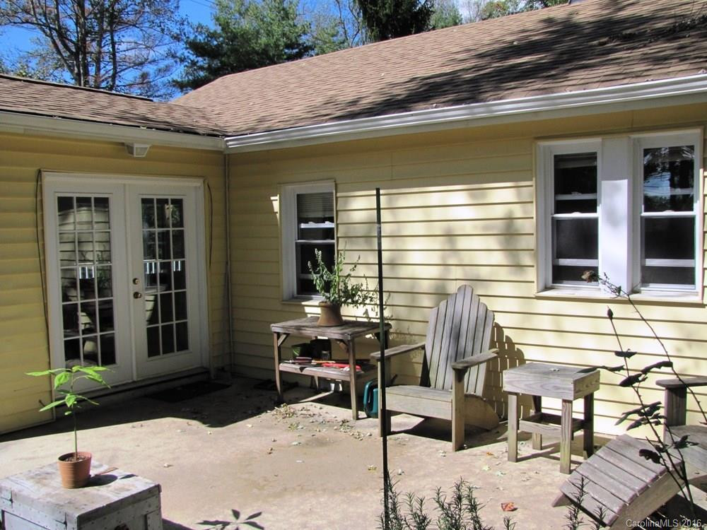 2600 Haywood Road - Photo 17