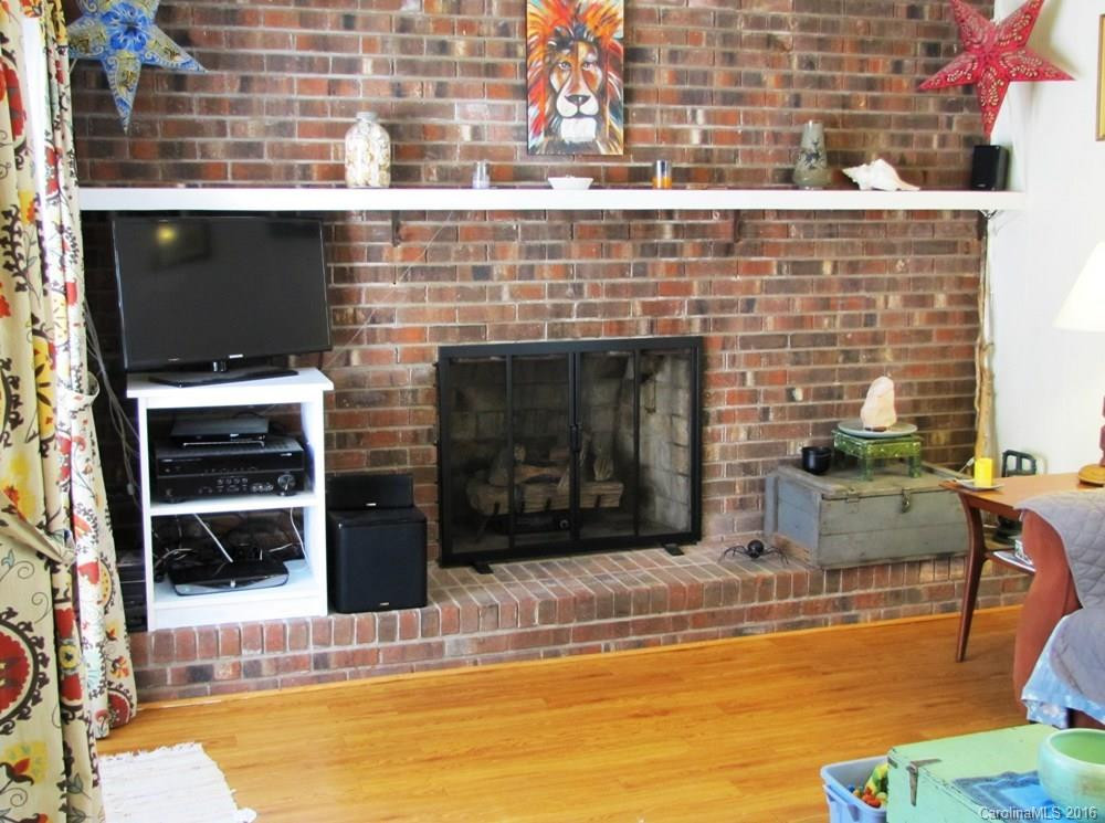 2600 Haywood Road - Photo 4