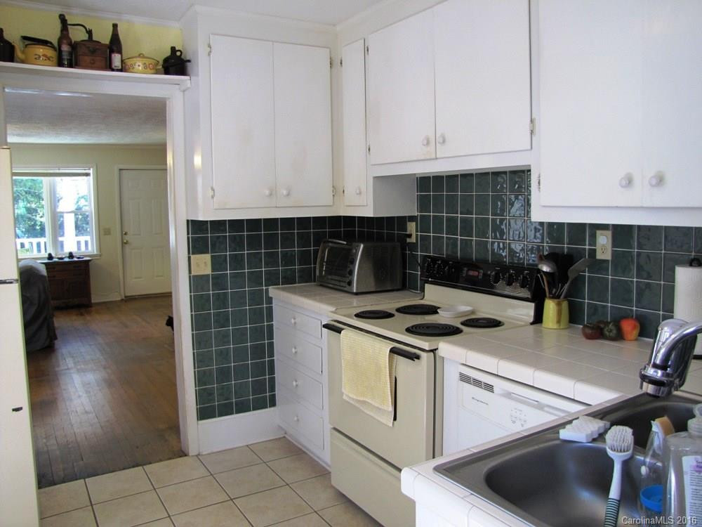 2600 Haywood Road - Photo 9