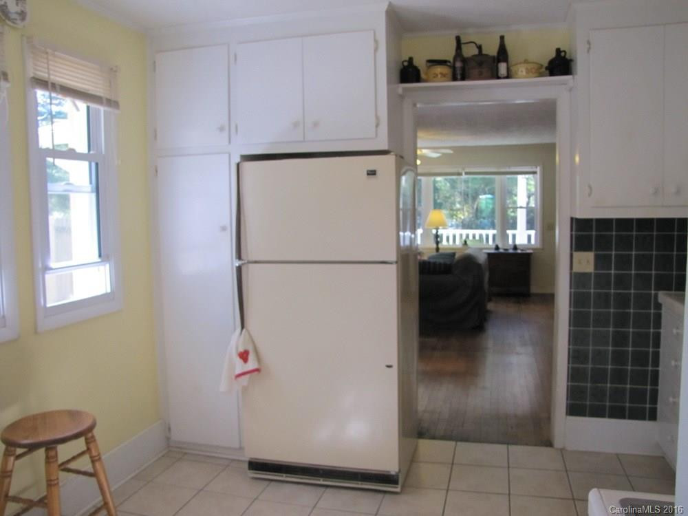 2600 Haywood Road - Photo 10
