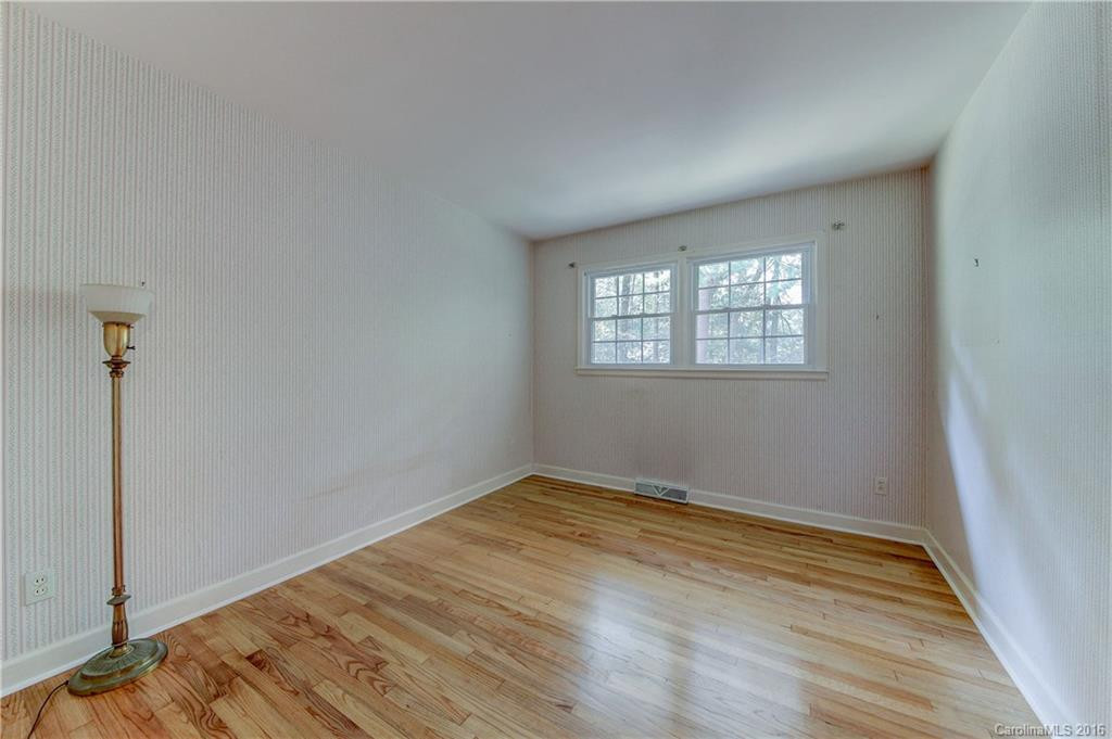 1212 Chanteloup Drive - Photo 11