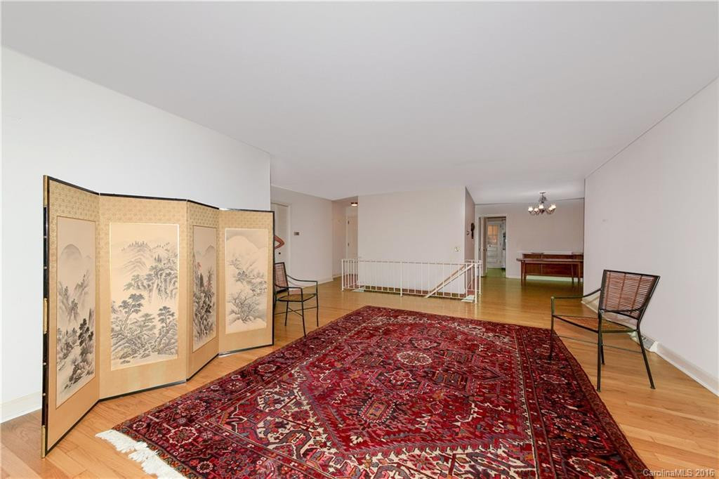 1212 Chanteloup Drive - Photo 4