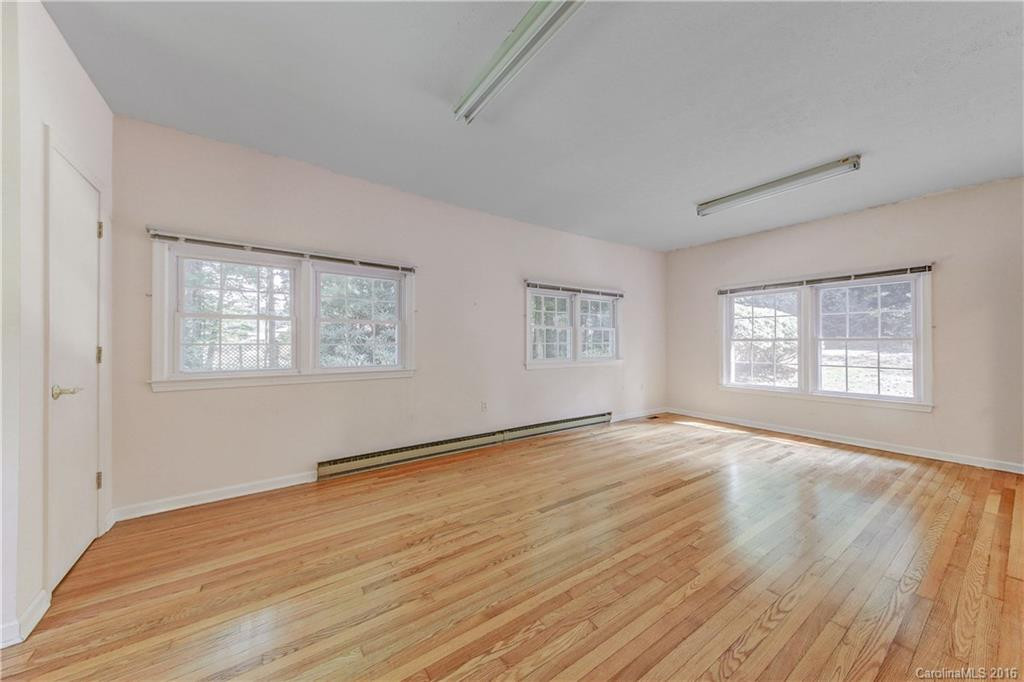 1212 Chanteloup Drive - Photo 6